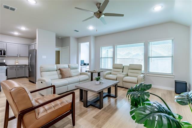Building Photo - 2122 Mossfield Ln