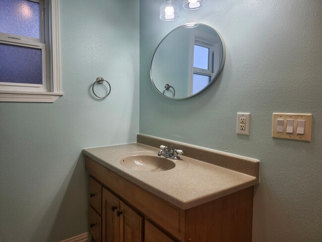 Building Photo - 3005-3005 Preble St