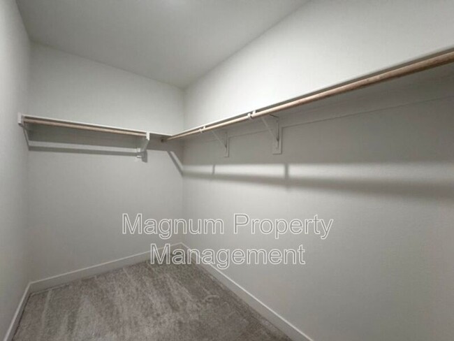 Building Photo - 30769 Valley Heights Dr.