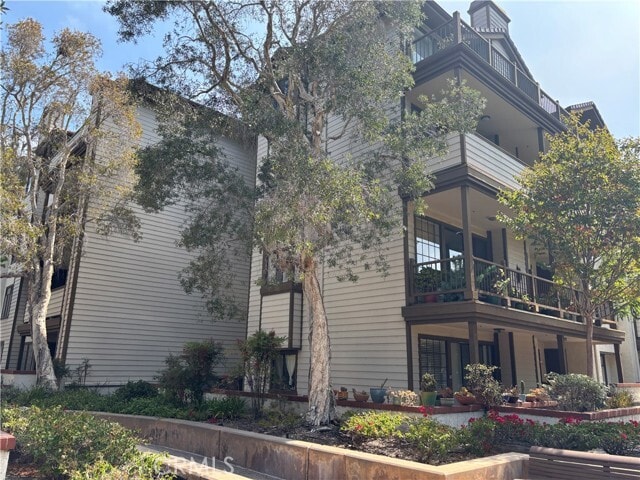 Building Photo - 2559 Plaza del Amo