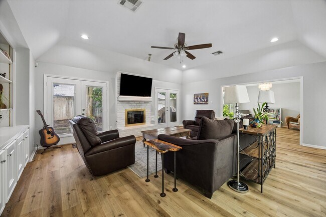 Building Photo - 12107 Burgoyne Dr