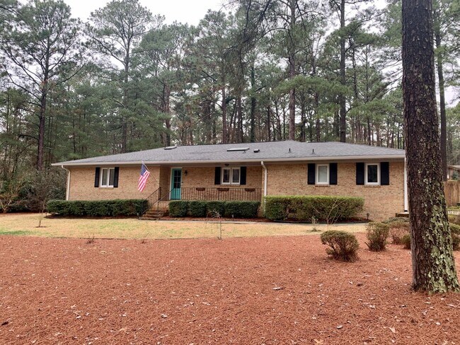 Building Photo - Charming Southern Pines Home on a Spacious...