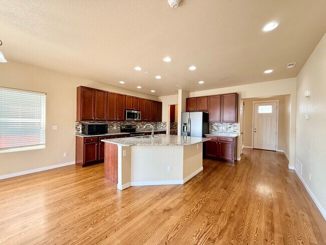 Building Photo - 6531 Wexford Dr