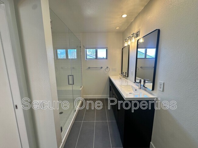 Building Photo - 1390 Calle Pecos