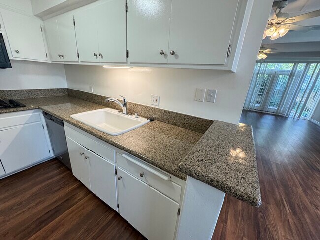 Building Photo - 11500 Rochester Ave