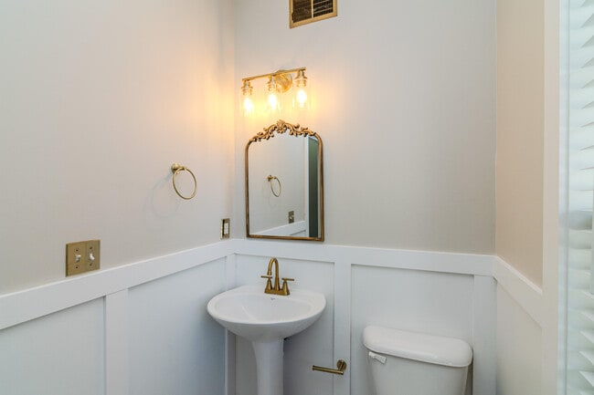 Building Photo - 188 Blue Heron Pl