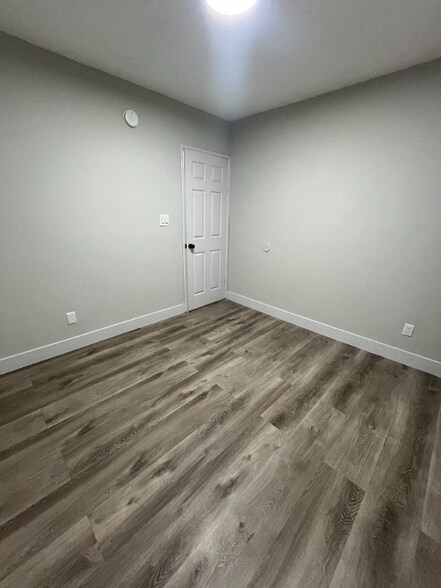 Building Photo - 7400 S Hoover St