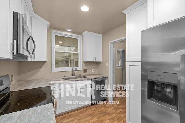 Building Photo - Tahoe Park Charmer with remodeled kitchen