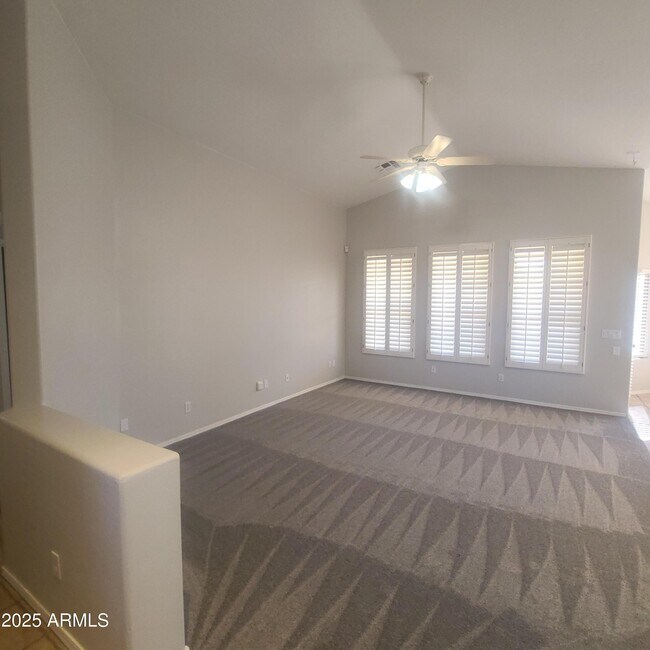 Building Photo - 6427 W Villa Linda Dr