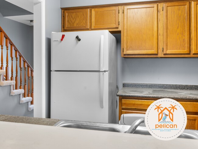 Building Photo - Bright townhome in the heart of Pensacola