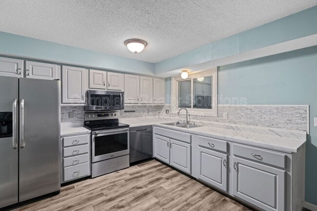 Building Photo - 26 Timberbrook Dr