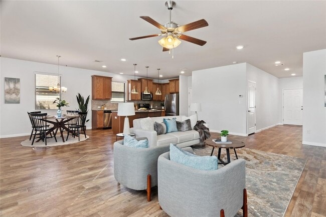 Building Photo - 208 Callahan Ln