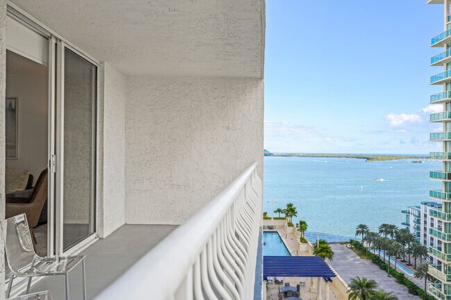 Building Photo - 1200 Brickell Bay Dr