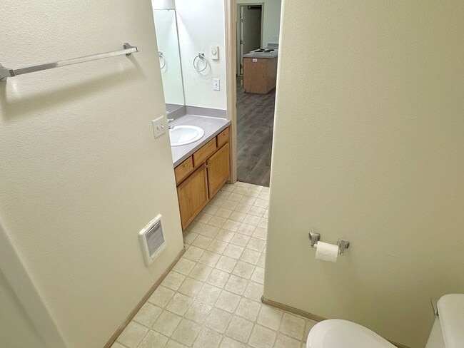 Building Photo - ROMAA01