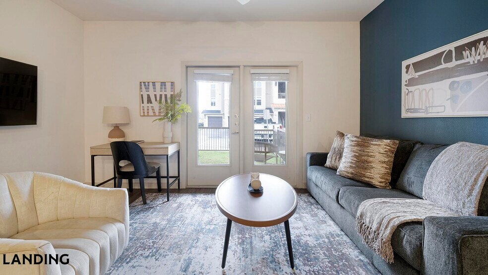 Building Photo - 2825 Main St