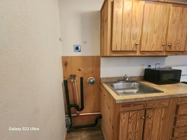 Building Photo - 1122 Gary Terrace