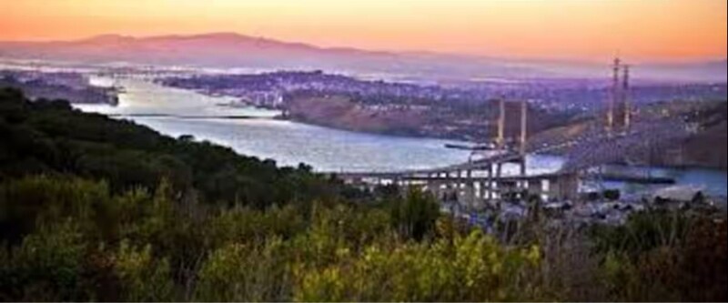 Building Photo - 688 Nebraska St