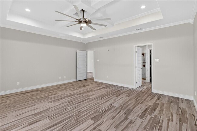 Building Photo - 15229 Barataria Dr