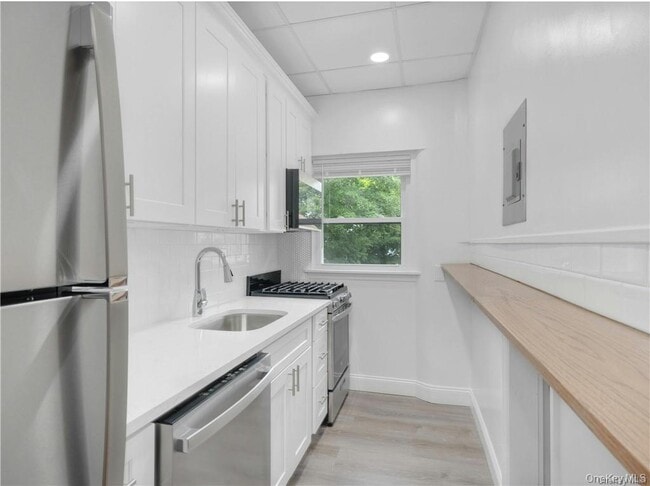 Primary Photo - 12 Lincoln Pl