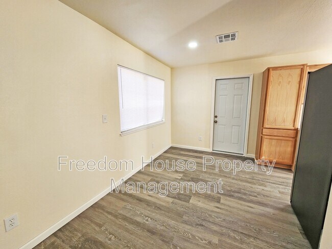 Building Photo - 1930 Kearney St