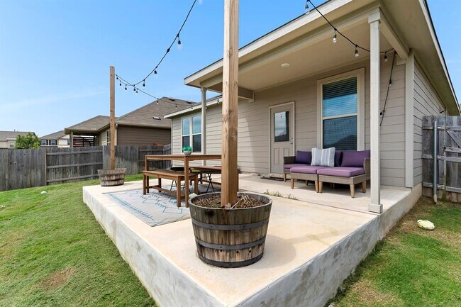 Building Photo - 469 Grace Lilly Dr