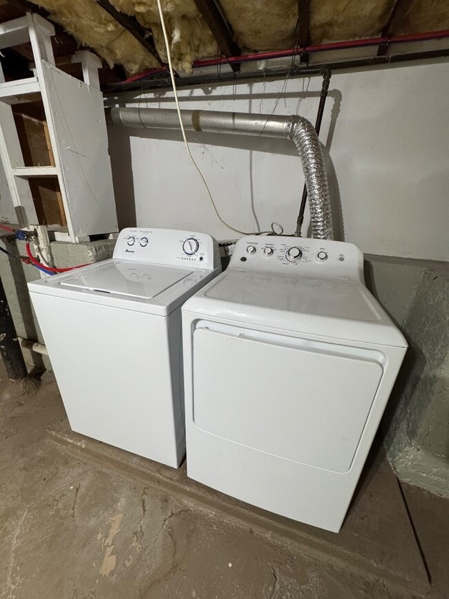 Building Photo - 536 W 4th St