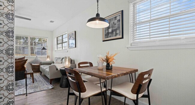 Building Photo - 209 Angelfish Ave.