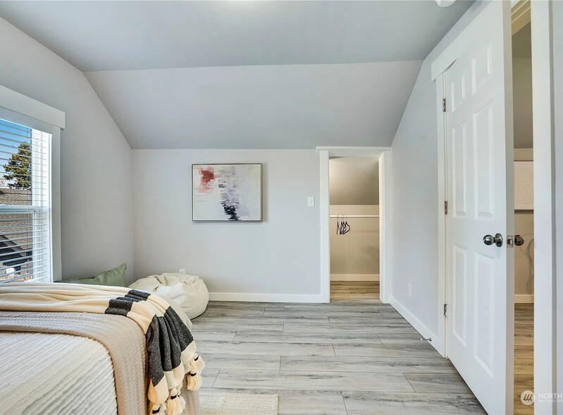 Building Photo - 640 N Anderson St