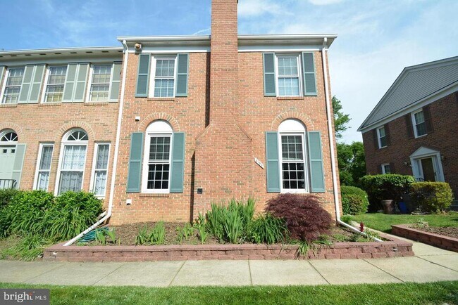 Building Photo - 6153 Summer Park Ln