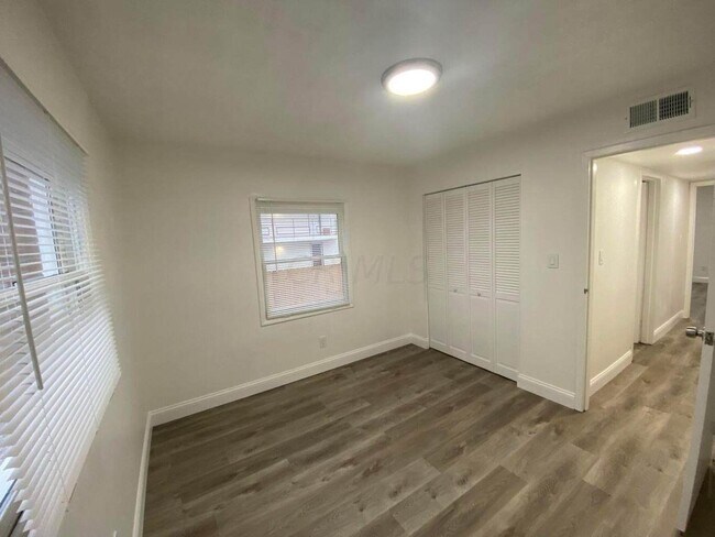 Building Photo - 3285 Sullivant Ave