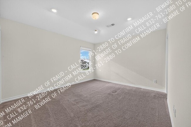 Building Photo - 395 Boroughbridge Dr