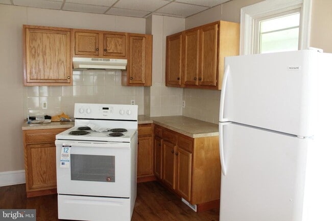 Building Photo - 23 W 2nd St