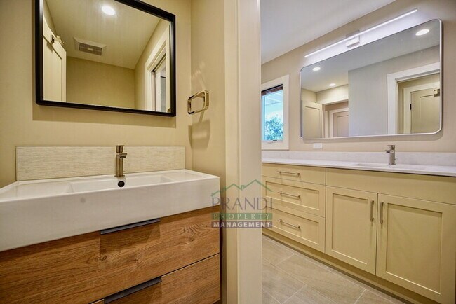 Building Photo - 62 Dunfries Terrace