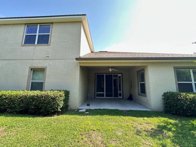 Building Photo - 95013 Poplar Way