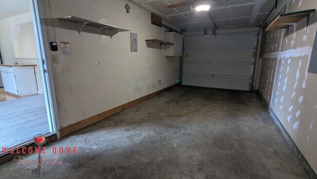 Building Photo - 910 Gregory Way SE