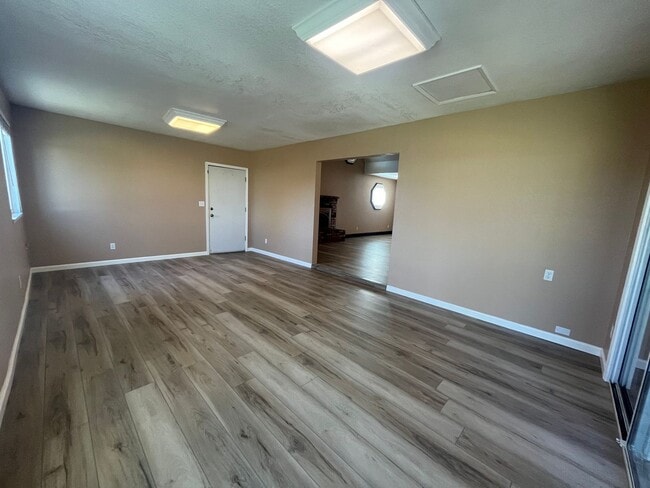 Building Photo - Spacious 4bed 2bath home in Elverta!