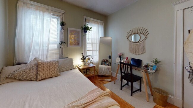 Building Photo - 295-297 Washington St