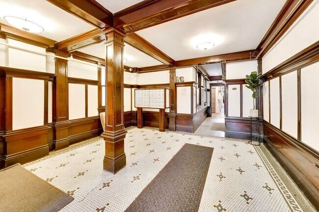 Building Photo - 860 Bush St