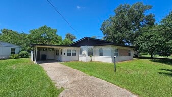 Building Photo - 5474 N River Rd
