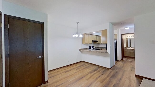 Building Photo - Renovated Lower 1 Bedroom 1 Bathroom Apartment is Available