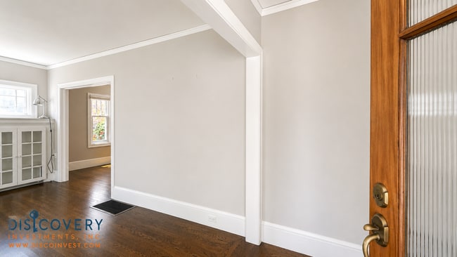 Building Photo - Stylish and Sophisticated Bungalow off Piedmont Avenue