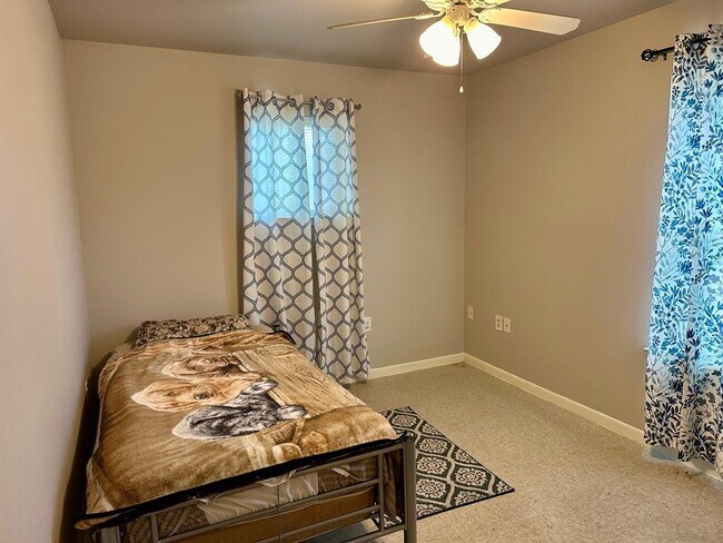 Building Photo - 6401 Sandshof Dr