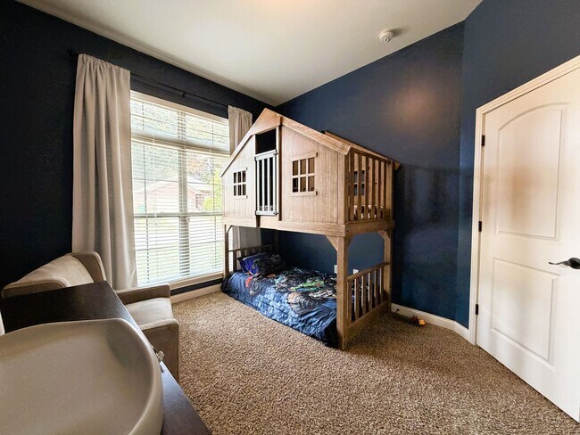 Building Photo - 8123 Autumn Dr