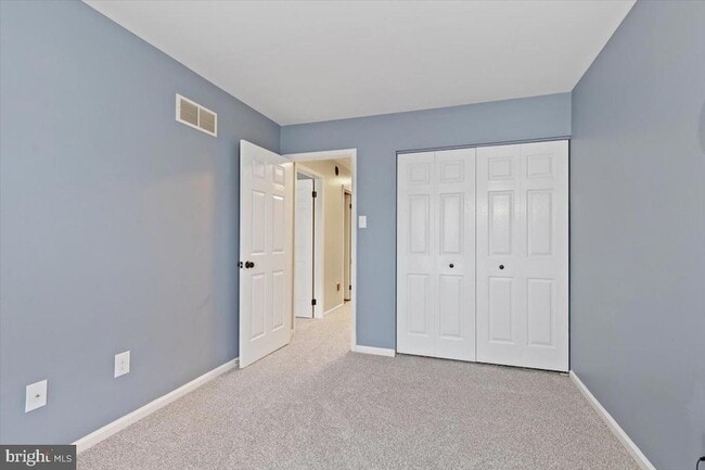 Building Photo - 105 Pin Oak Ct