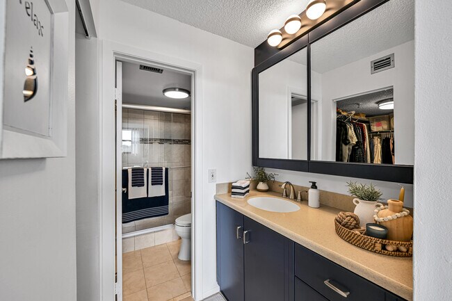 Building Photo - 1266 S Military Trail