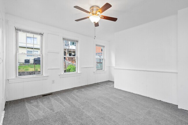Building Photo - 2721 Berg St