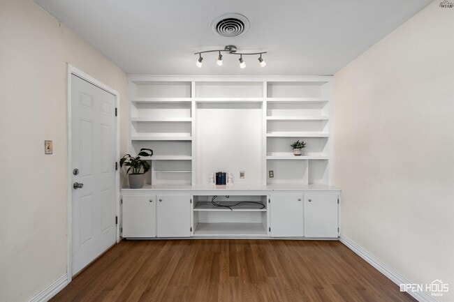 Building Photo - 4208 Idlewood Dr