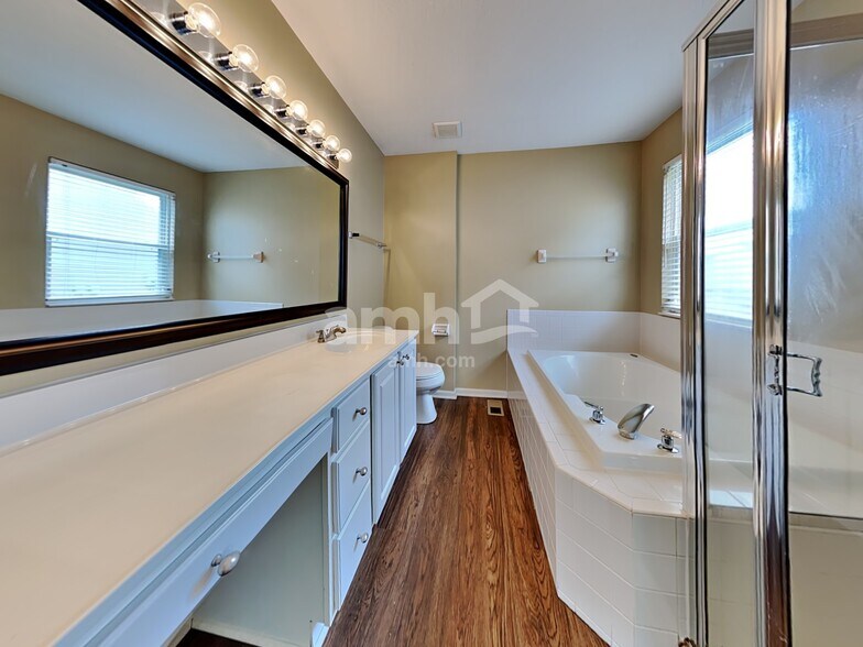 Building Photo - 1810 Wheatfield Way