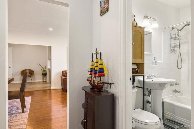 Building Photo - 600 Pelham Rd