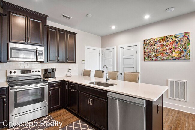 Building Photo - 2 br, 2.5 bath House - 2622 Lassen Walk Un...